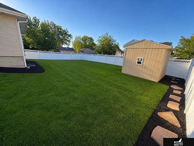 8631 Lavender Circle, Lincoln, NE 68505