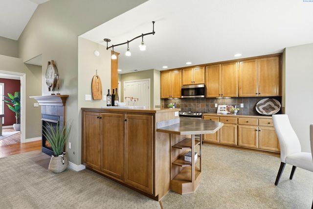 1614 S Jefferson Place, Kennewick, WA 99338