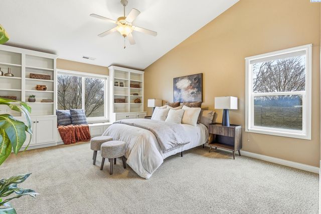 1614 S Jefferson Place, Kennewick, WA 99338