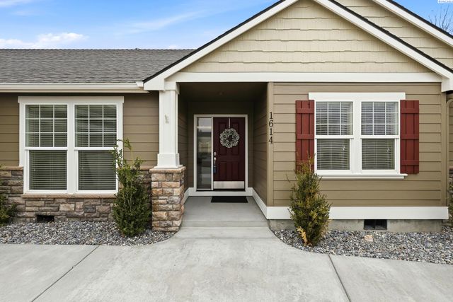 1614 S Jefferson Place, Kennewick, WA 99338