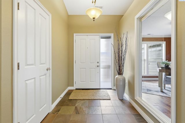 1614 S Jefferson Place, Kennewick, WA 99338