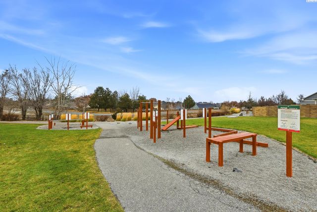 1614 S Jefferson Place, Kennewick, WA 99338