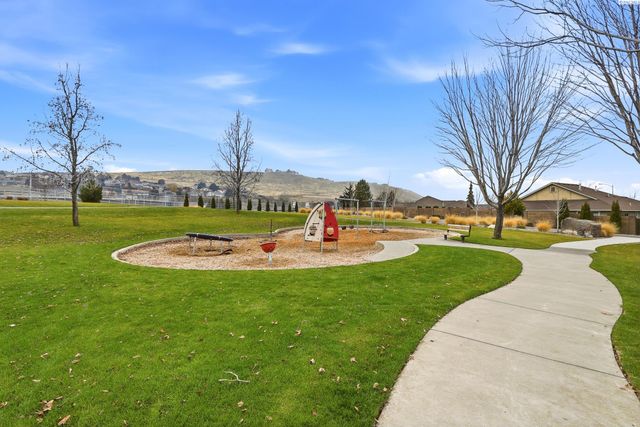 1614 S Jefferson Place, Kennewick, WA 99338