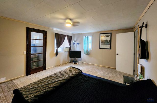 2317 WILSON AVE, Hot Springs, SD 57747