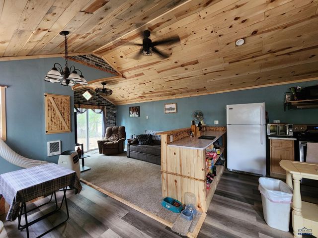 2317 WILSON AVE, Hot Springs, SD 57747