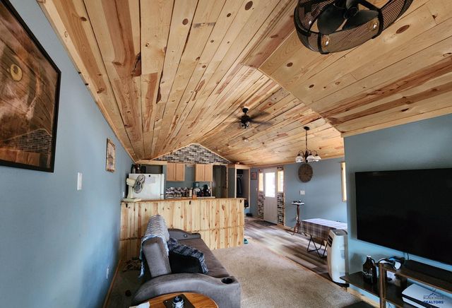 2317 WILSON AVE, Hot Springs, SD 57747