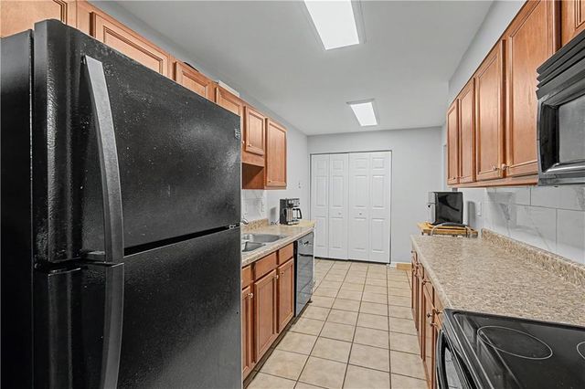 706 Brighton Point, Sandy Springs, GA 30328