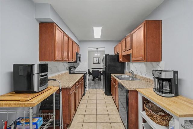 706 Brighton Point, Sandy Springs, GA 30328
