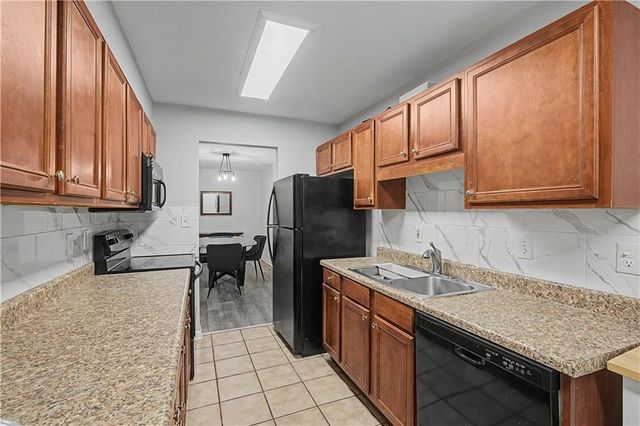 706 Brighton Point, Sandy Springs, GA 30328