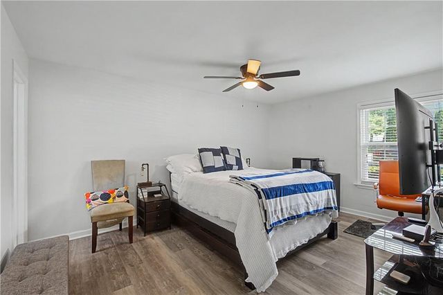 706 Brighton Point, Sandy Springs, GA 30328