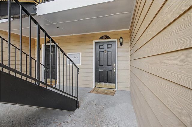 706 Brighton Point, Sandy Springs, GA 30328
