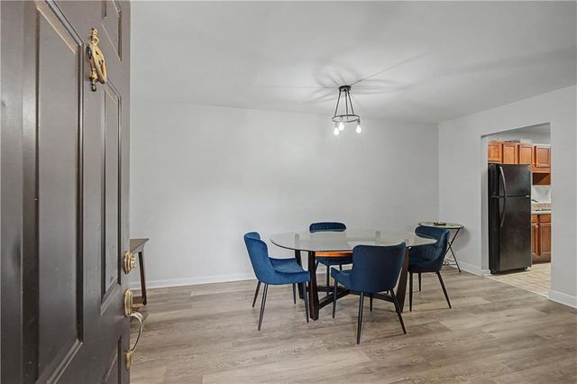 706 Brighton Point, Sandy Springs, GA 30328