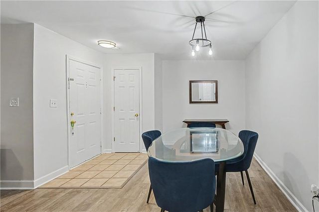 706 Brighton Point, Sandy Springs, GA 30328