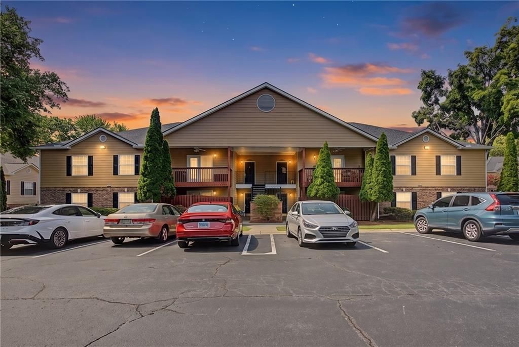 706 Brighton Point, Sandy Springs, GA 30328