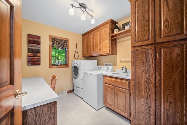 4146 DON CIRCLE, New Franken, WI 54229