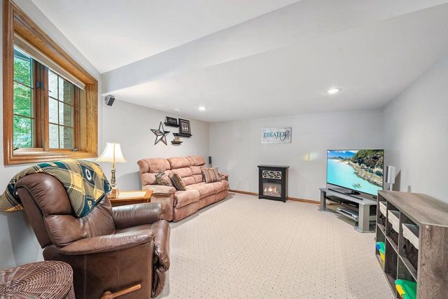 4146 DON CIRCLE, New Franken, WI 54229