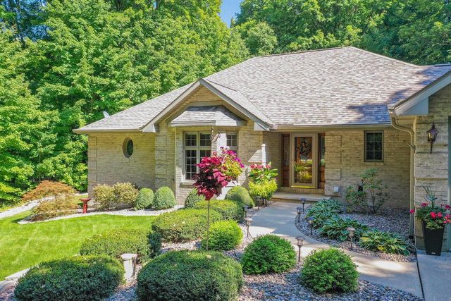 4146 DON CIRCLE, New Franken, WI 54229