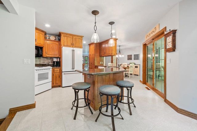 4146 DON CIRCLE, New Franken, WI 54229
