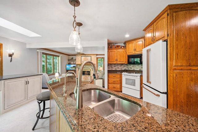 4146 DON CIRCLE, New Franken, WI 54229