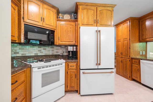 4146 DON CIRCLE, New Franken, WI 54229