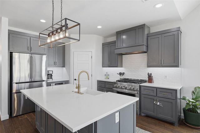 6100 Dale Avenue, Edmond, OK 73034