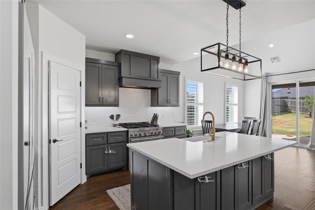 6100 Dale Avenue, Edmond, OK 73034