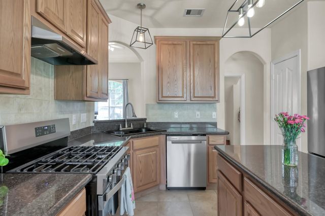 34215 Conroe Huffsmith Road, Magnolia, TX 77354