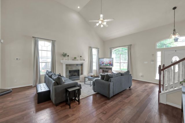 34215 Conroe Huffsmith Road, Magnolia, TX 77354