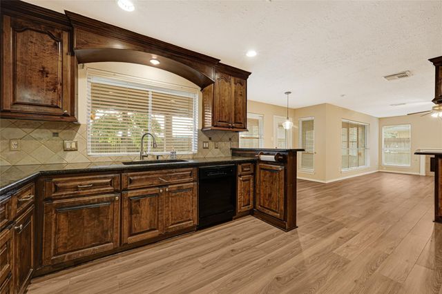 4211 Hambledon Village Drive, Houston, TX 77014