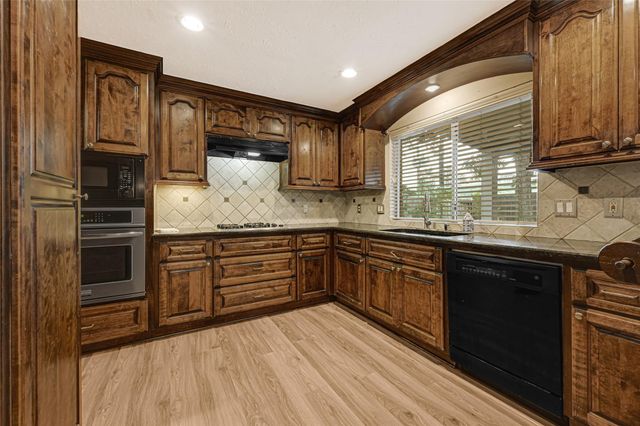 4211 Hambledon Village Drive, Houston, TX 77014