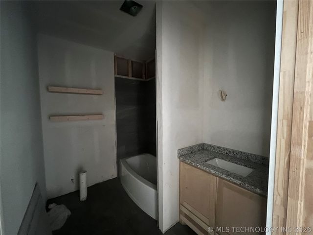 2916 N Lewis Avenue, Tulsa, OK 74110