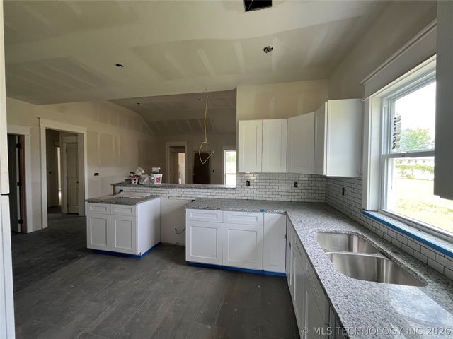 2916 N Lewis Avenue, Tulsa, OK 74110