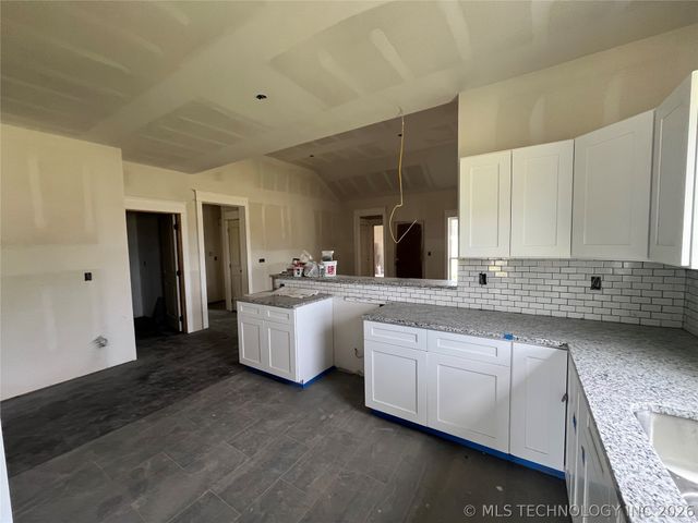2916 N Lewis Avenue, Tulsa, OK 74110