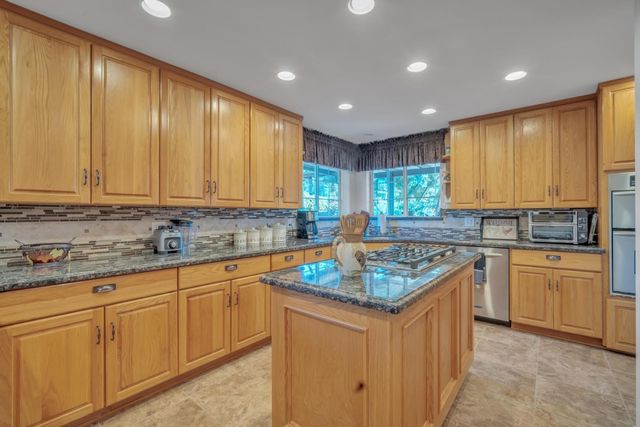 3730 Kimo Way, Auburn, CA 95602