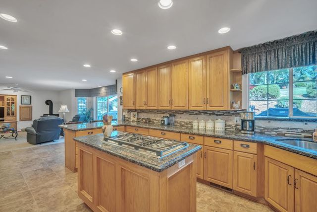 3730 Kimo Way, Auburn, CA 95602