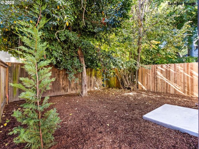 1054 Se Franklin St, Portland, OR 97202