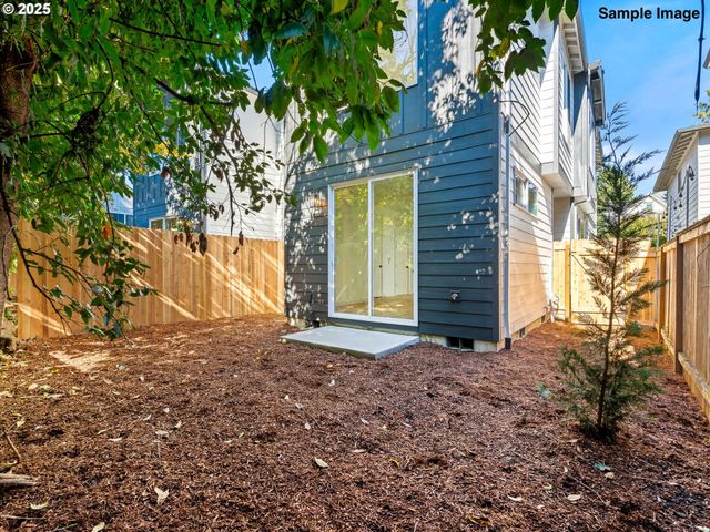 1054 Se Franklin St, Portland, OR 97202