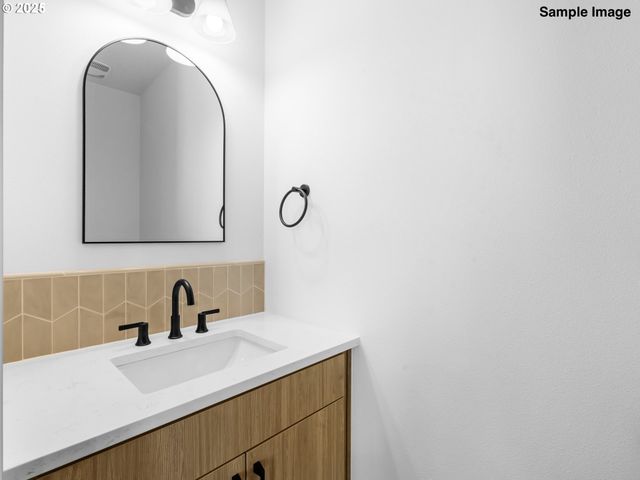 1054 Se Franklin St, Portland, OR 97202