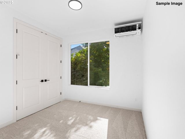 1054 Se Franklin St, Portland, OR 97202