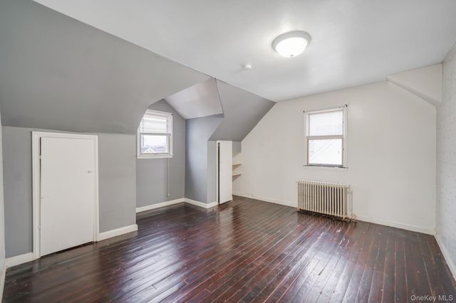 67 Orchard Street, Lindenhurst, NY 11757