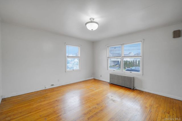 67 Orchard Street, Lindenhurst, NY 11757