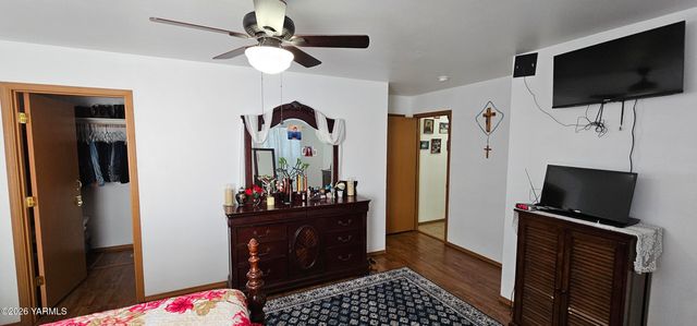 110 S 8th St, Yakima, WA 98901