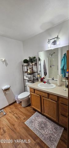 110 S 8th St, Yakima, WA 98901