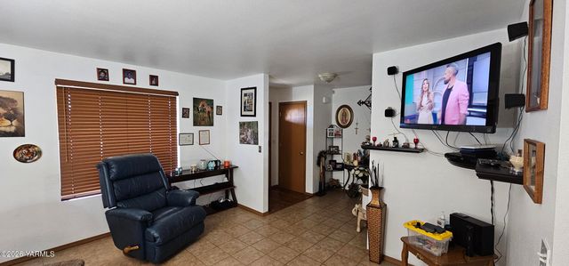 110 S 8th St, Yakima, WA 98901