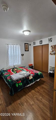 110 S 8th St, Yakima, WA 98901