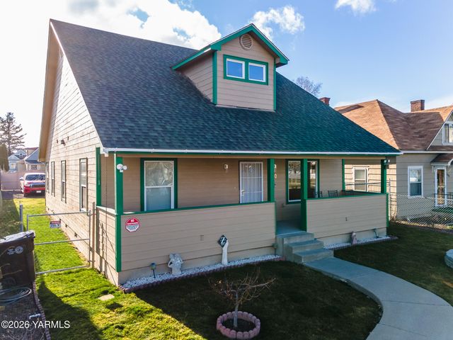 110 S 8th St, Yakima, WA 98901