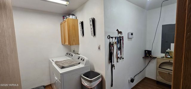 110 S 8th St, Yakima, WA 98901