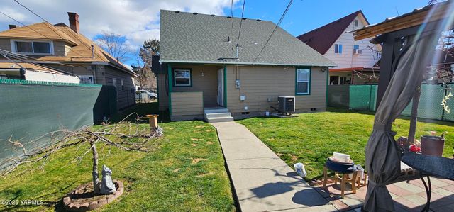 110 S 8th St, Yakima, WA 98901