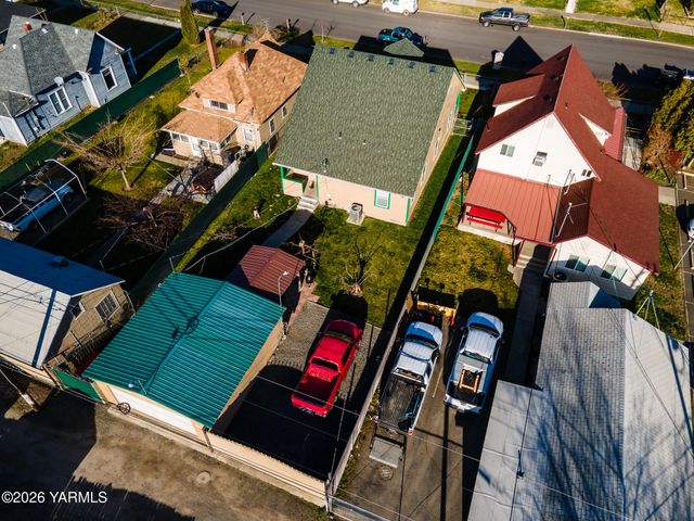 110 S 8th St, Yakima, WA 98901