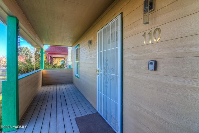 110 S 8th St, Yakima, WA 98901